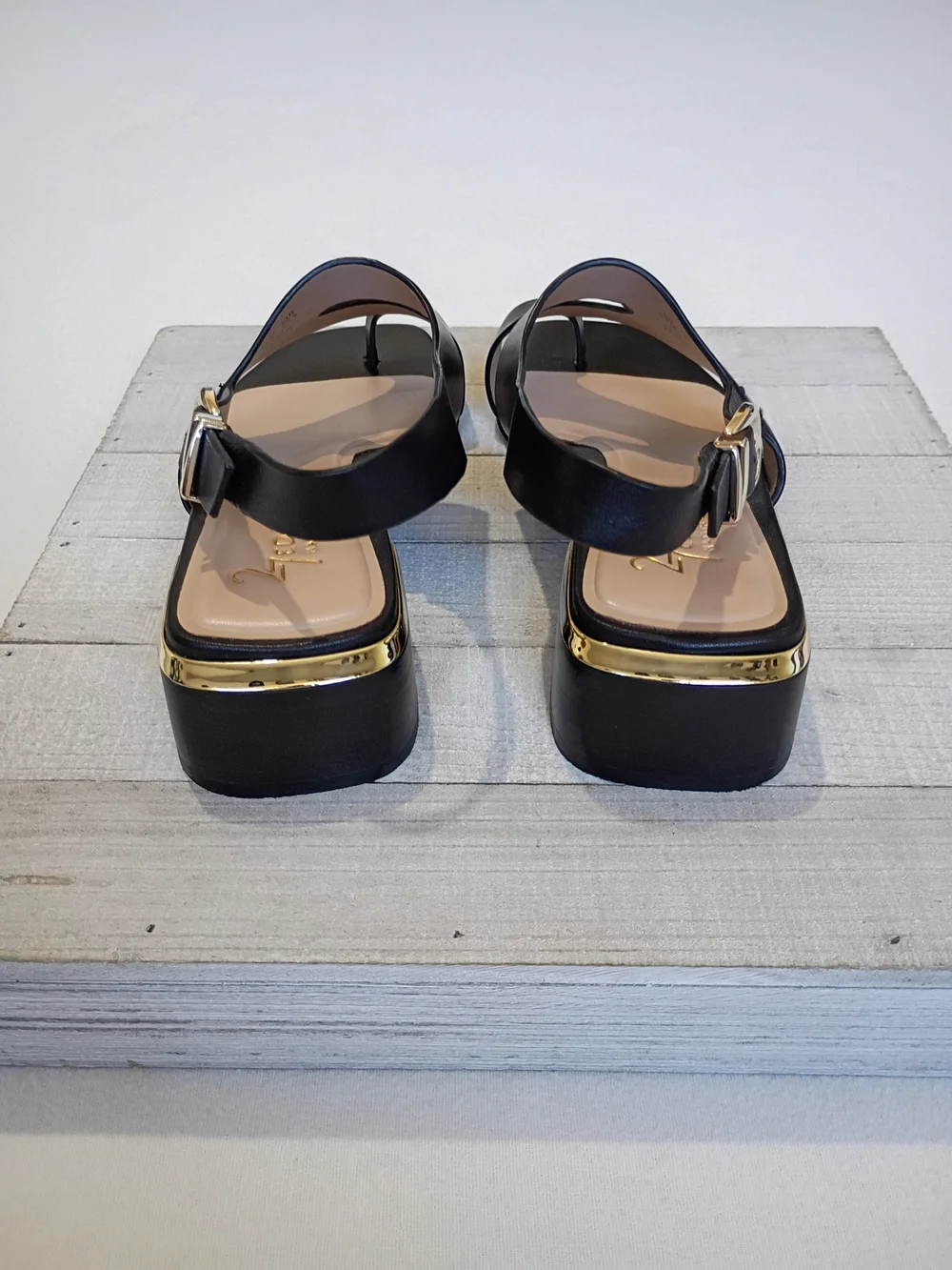27 EDIT Audra Black Leather Slingback Block Heel Sandals Gold Buckle Size 5.5